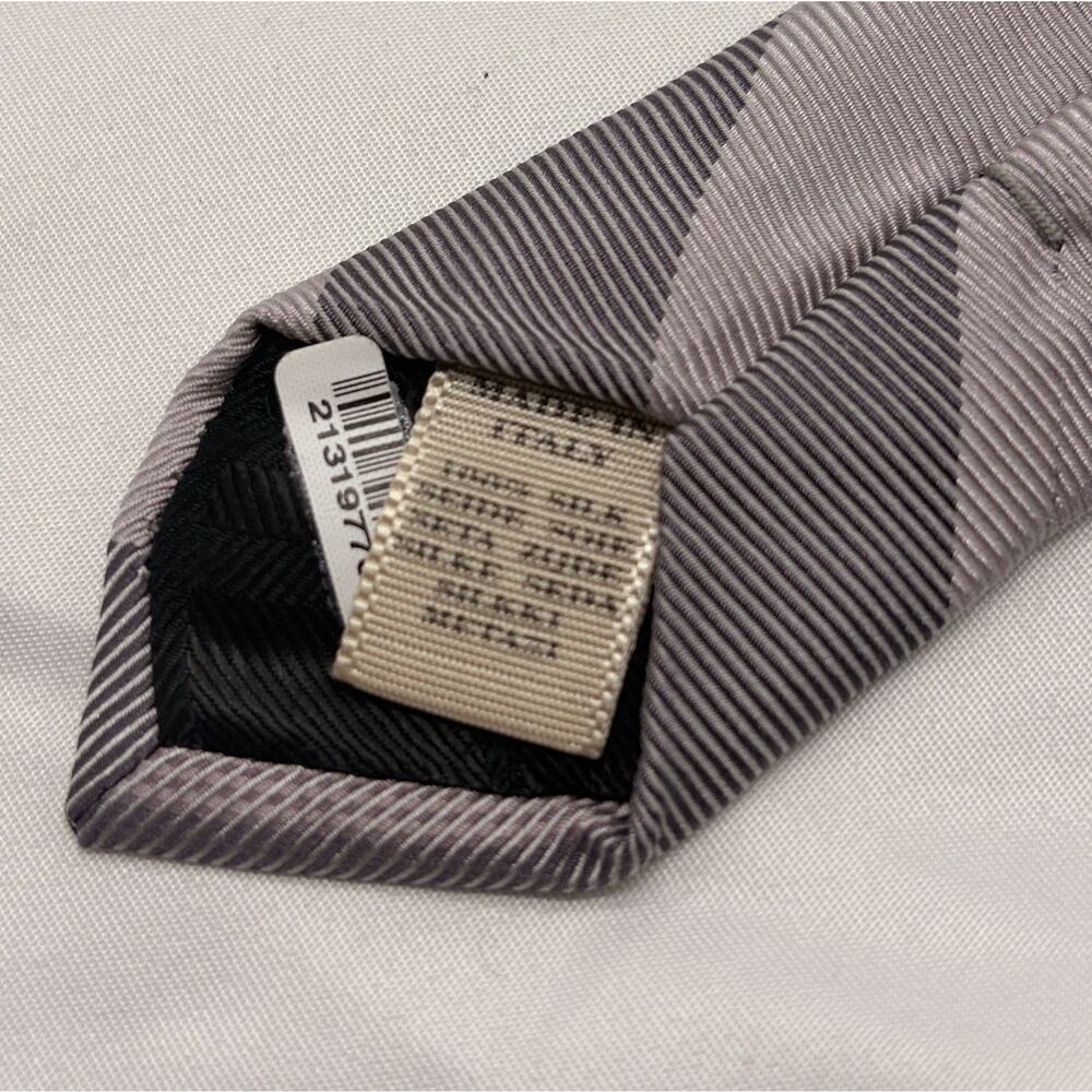 Burberry London Mens 100% Silk Tie Purple Gray Made in Italy - Picture 3 of 8